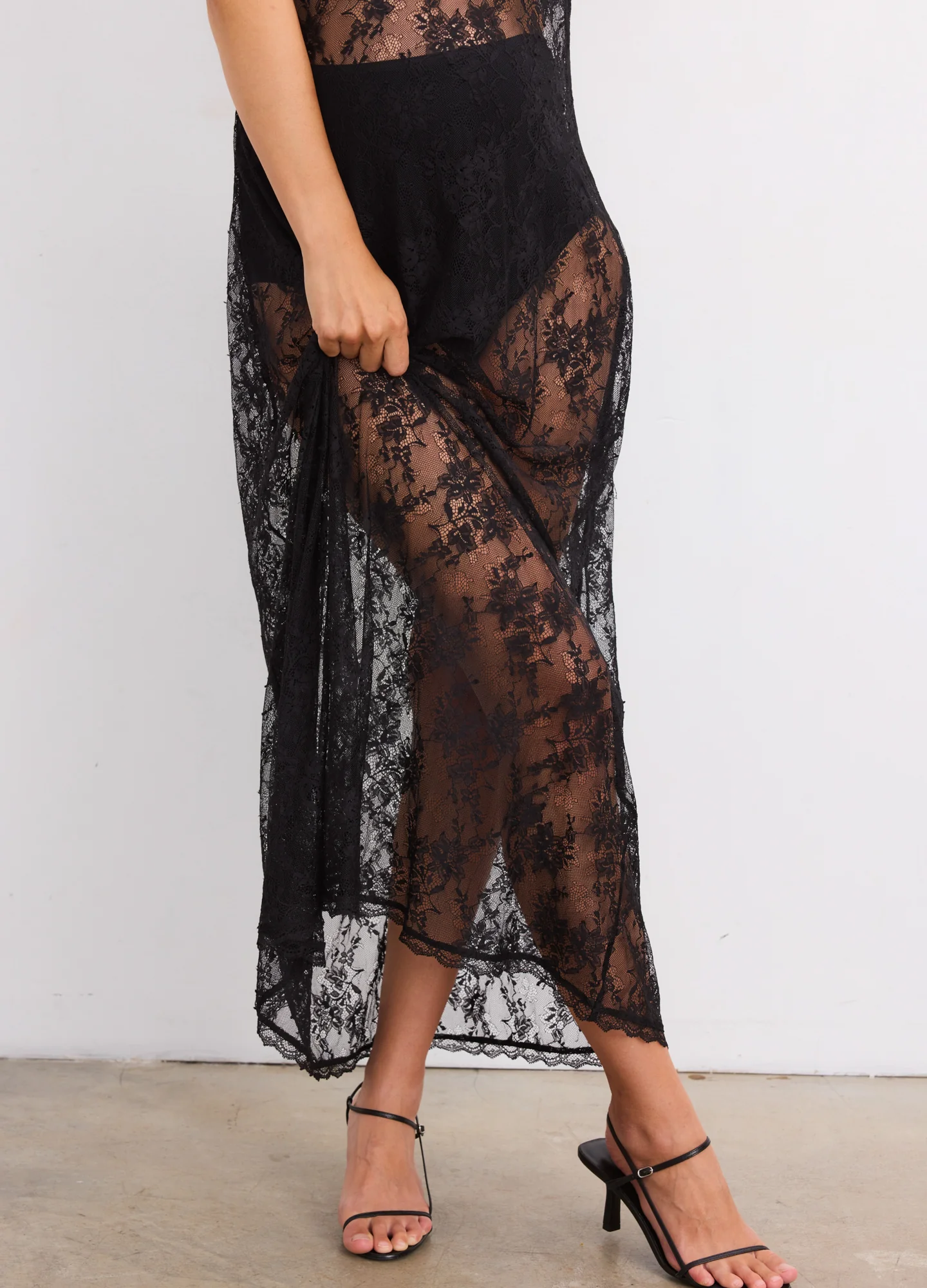 The Elizabetta Lace Dress - Image 4