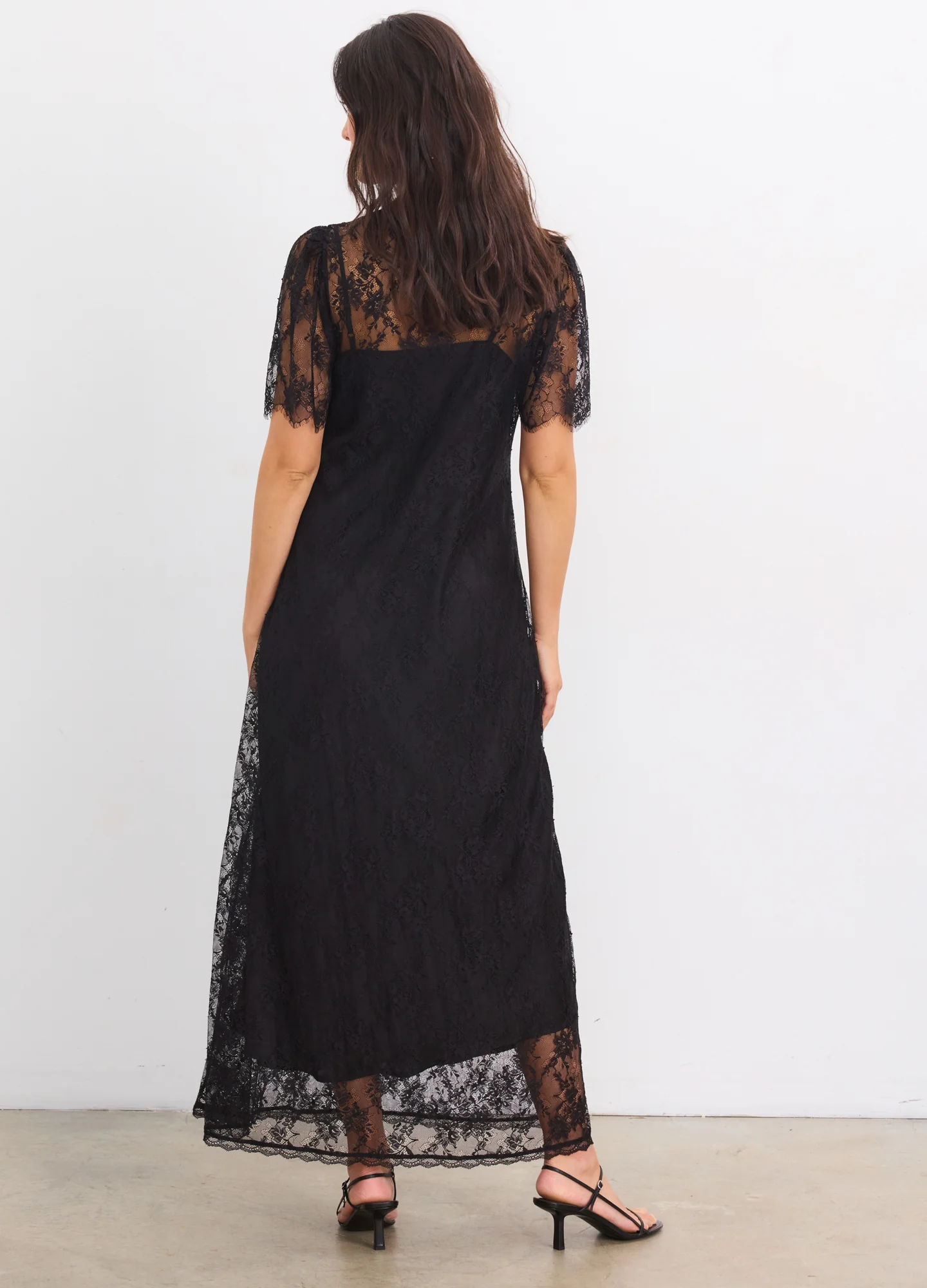 The Elizabetta Lace Dress - Image 5