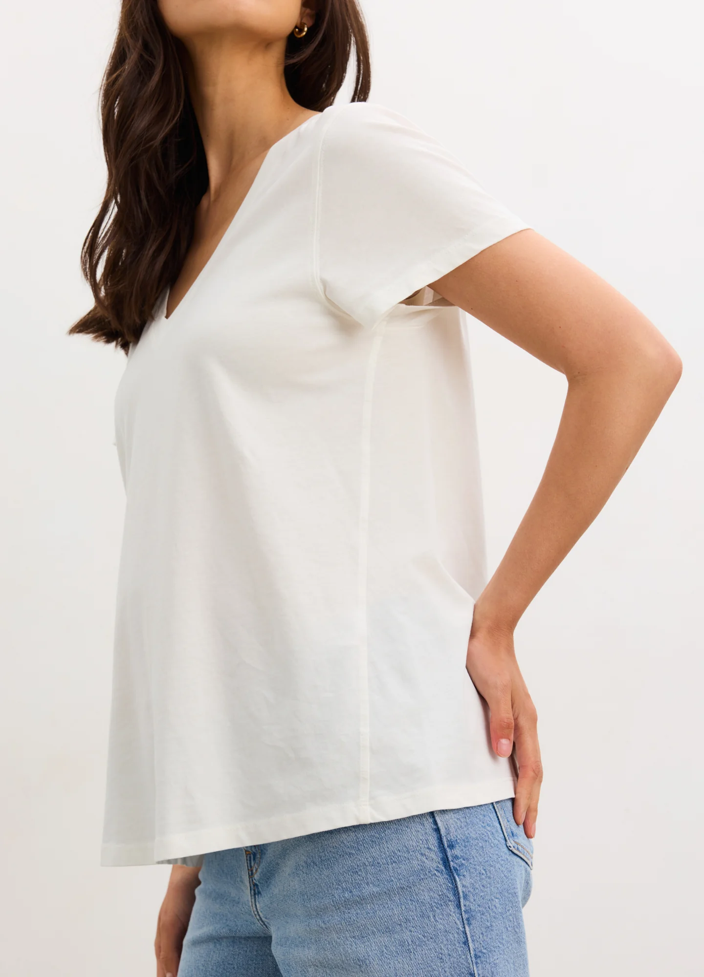 The Washed Cotton Vneck Tshirt - Image 3