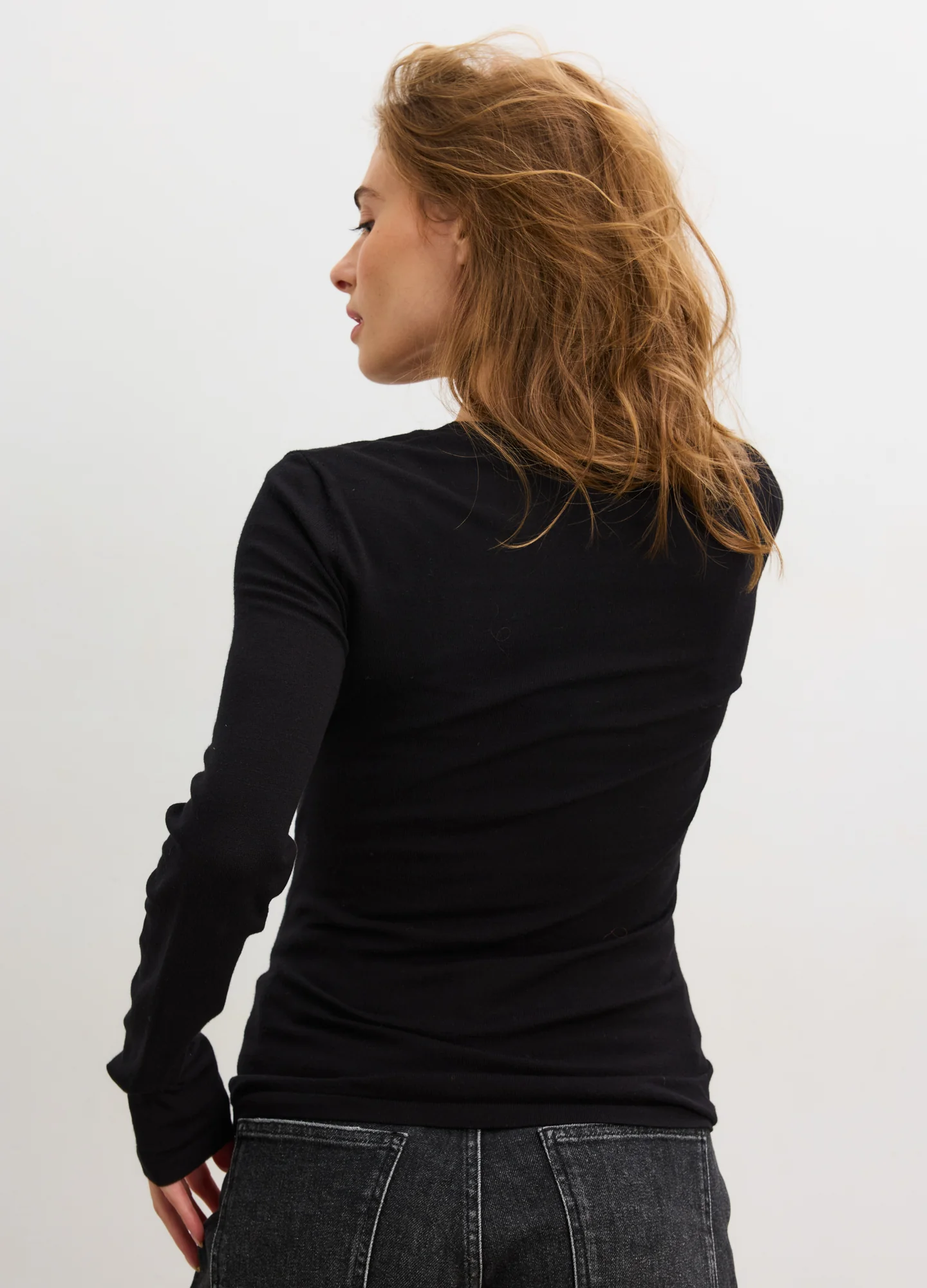 The Softsculpt Knit Long Sleeve Tee - Image 4